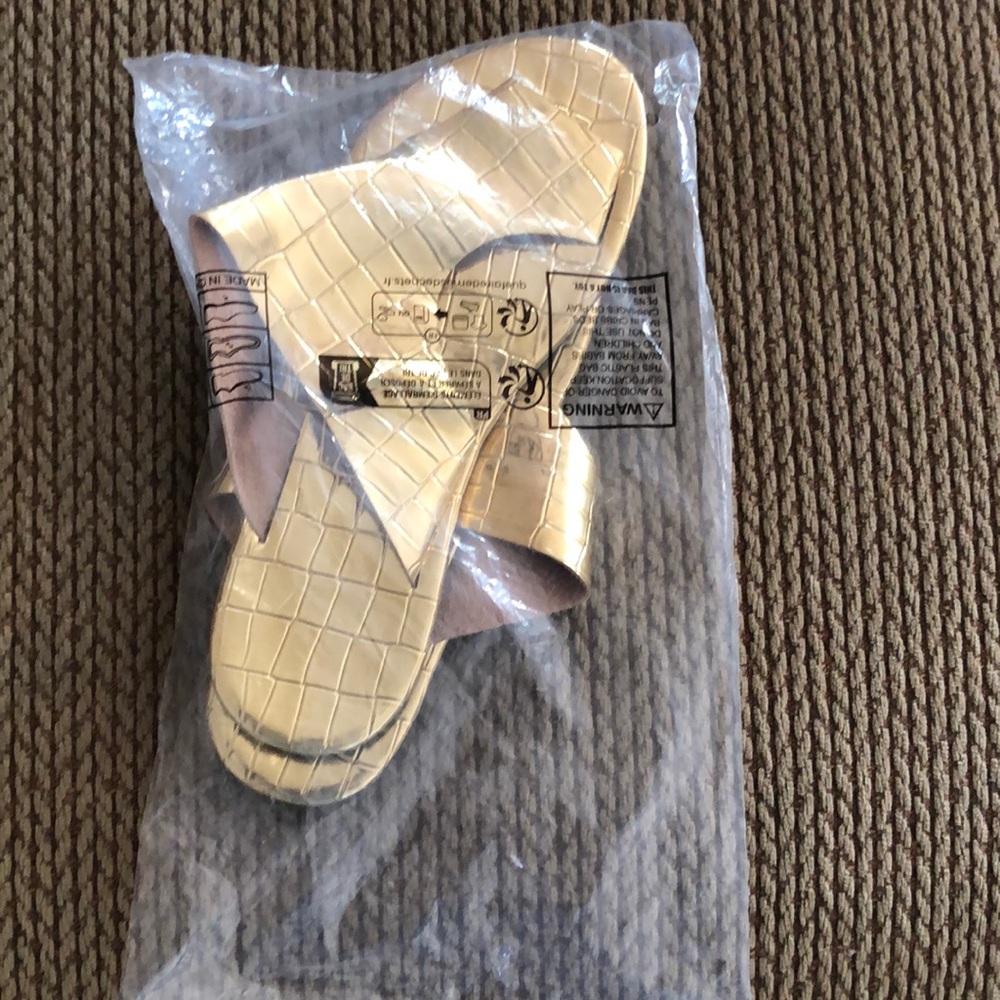 Gold Gladiator Sandals with Metallic Finish - Picture 2 of 3